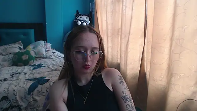 Liaroberts1 online show from 03-13-25, 06:01