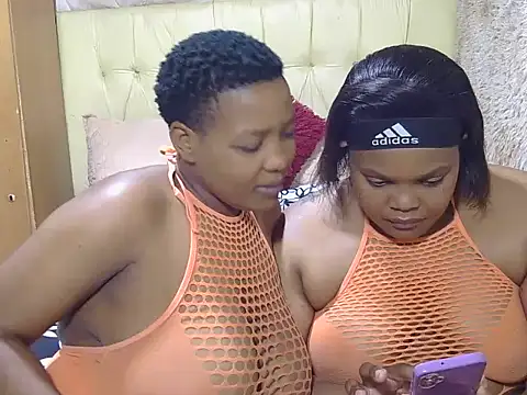 Snapshot of Xxxsluts chatting on 10-09-25, 03:37 Xxxsluts online show from 10-09-25, 03:37