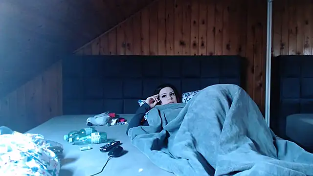 BoeseMoni1998 online show from 02-21-25, 10:17