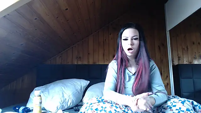 Snapshot of BoeseMoni1998 chatting on 11-11-25, 09:42 BoeseMoni1998 online show from 11-11-25, 09:42