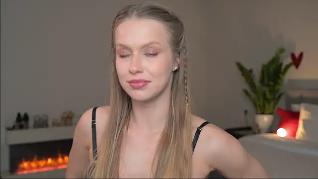 Snapshot of ella_twinkl chatting on 04-17-26, 06:55 ella twinkl online show from 04-17-26, 06:55
