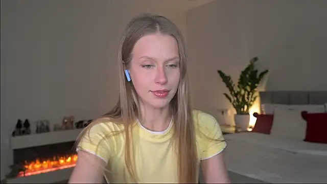 Snapshot of ella_twinkl chatting on 04-25-26, 09:01 ella twinkl online show from 04-25-26, 09:01