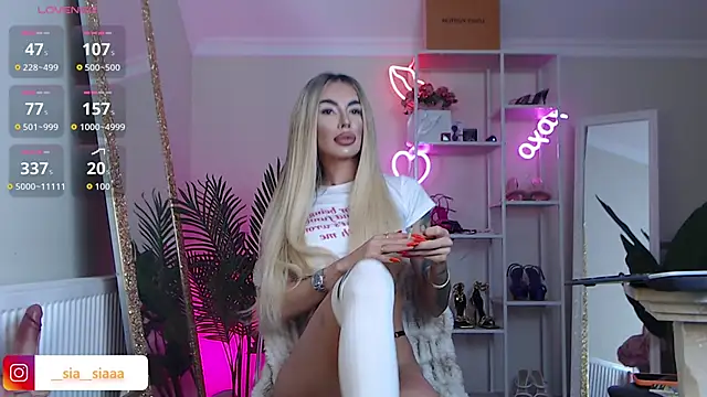 Snapshot of ArianaArianna chatting on 03-06-26, 09:17 ArianaArianna online show from 03-06-26, 09:17