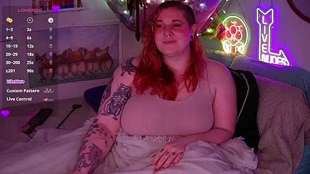 Snapshot of opalreigning chatting on 02-25-26, 10:03 opalreigning online show from 02-25-26, 10:03