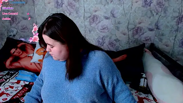 Snapshot of Estelle_Hicks chatting on 12-14-24, 06:20 Estelle Hicks online show from 12-14-24, 06:20