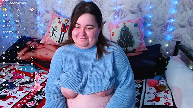 Snapshot of Estelle_Hicks chatting on 12-23-24, 09:08 Estelle Hicks online show from 12-23-24, 09:08