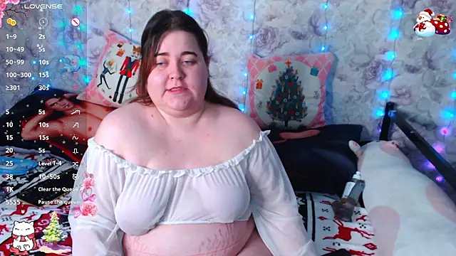 Snapshot of Estelle_Hicks chatting on 12-24-24, 07:44 Estelle Hicks online show from 12-24-24, 07:44