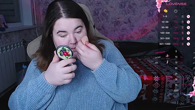 Estelle Hicks online show from 11-18-25, 06:23