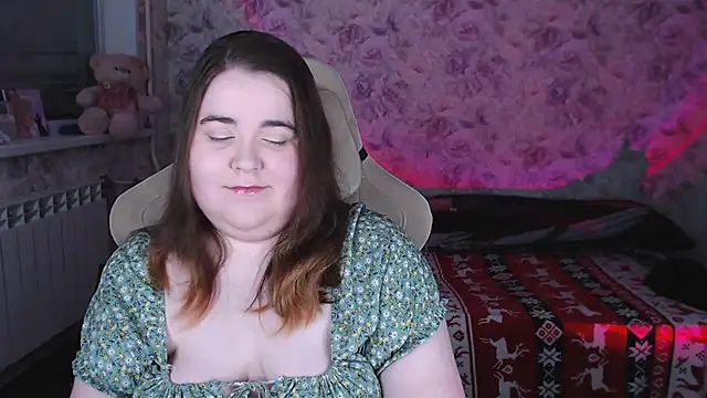 Estelle Hicks online show from 02-22-26, 06:39