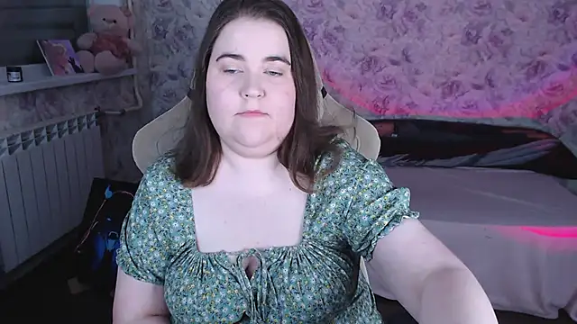 Estelle Hicks online show from 05-07-26, 06:46