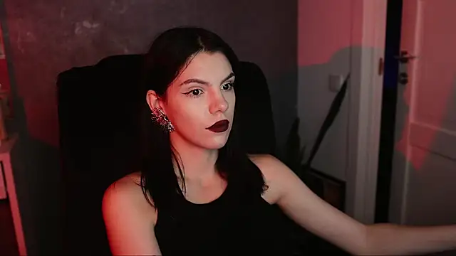 Snapshot of mistress__rochelle chatting on 12-01-24, 04:29 mistress rochelle online show from 12-01-24, 04:29