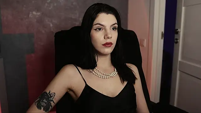 Snapshot of mistress__rochelle chatting on 03-02-25, 10:16 mistress rochelle online show from 03-02-25, 10:16