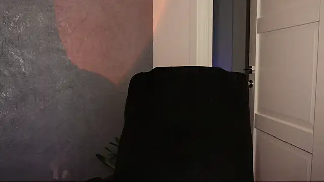 Snapshot of mistress__rochelle chatting on 03-19-25, 11:14 mistress rochelle online show from 03-19-25, 11:14