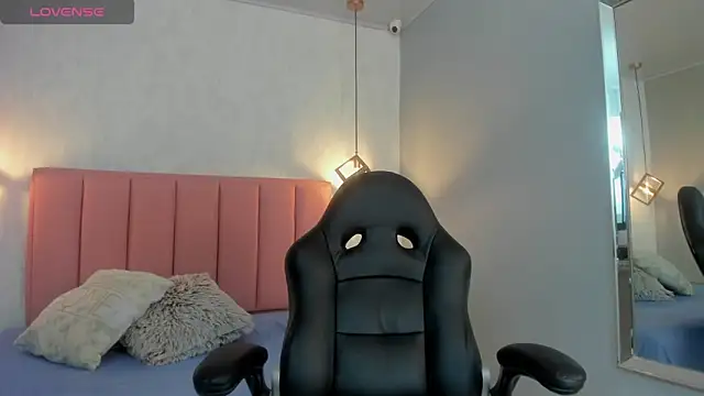 SUNNYCYRUS online show from 09-24-25, 12:30