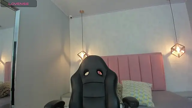 SUNNYCYRUS online show from 11-10-25, 12:37