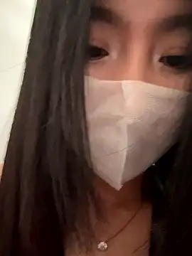 Snapshot of FeiFei-babe chatting on 05-13-26, 10:23 FeiFei-babe online show from 05-13-26, 10:23