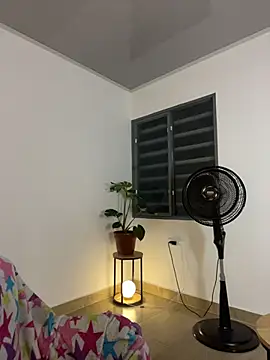 Snapshot of sophia_goth chatting on 11-05-25, 12:43 sophia goth online show from 11-05-25, 12:43