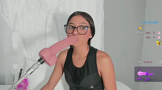 Luna cute 2 online show from 02-19-25, 10:31