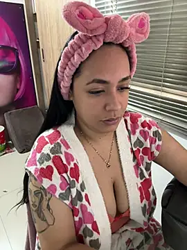 marta201 alfaro online show from 02-07-25, 05:40