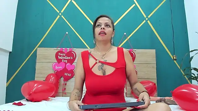 Luna smit08 online show from 02-15-25, 02:04