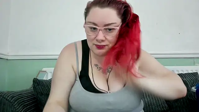 Bustycurves online show from 02-04-25, 10:21