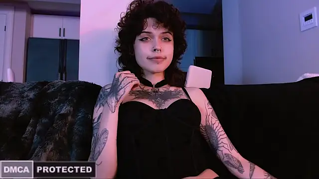 Snapshot of NaughtyLittleFox chatting on 10-15-25, 04:34 NaughtyLittleFox online show from 10-15-25, 04:34