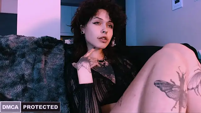 Snapshot of NaughtyLittleFox chatting on 10-30-25, 05:20 NaughtyLittleFox online show from 10-30-25, 05:20