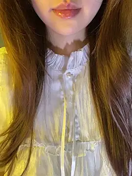 minmin2kk5 online show from 05-10-26, 07:02