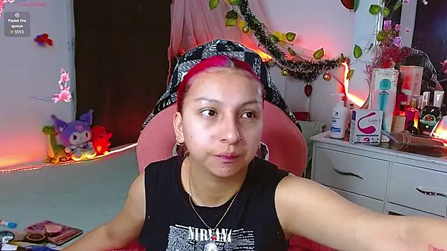 Littlerouse  online show from 12-20-25, 11:23