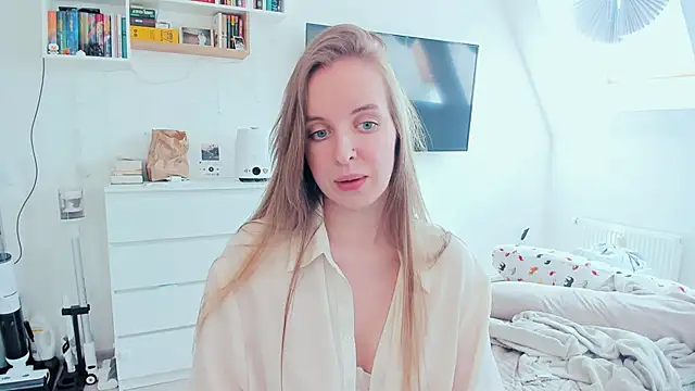 Snapshot of violet_blue_eyes chatting on 05-05-26, 01:30 violet blue eyes online show from 05-05-26, 01:30