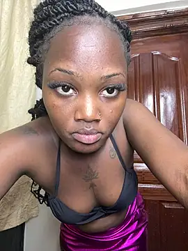 Snapshot of Queen_Arnah254 chatting on 05-05-26, 02:47 Queen Arnah254 online show from 05-05-26, 02:47