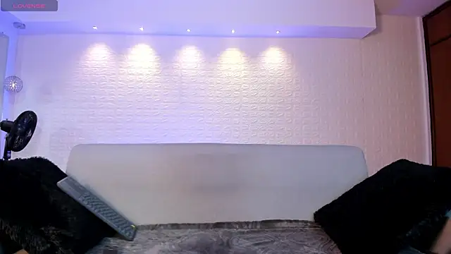 Snapshot of violet_scott chatting on 01-12-25, 11:39 violet scott online show from 01-12-25, 11:39