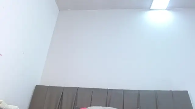 Snapshot of Cherllynn chatting on 12-14-24, 06:41 Cherllynn online show from 12-14-24, 06:41