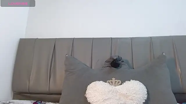 Snapshot of Cherllynn chatting on 01-25-25, 04:13 Cherllynn online show from 01-25-25, 04:13