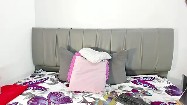 Snapshot of Cherllynn chatting on 02-27-25, 03:48 Cherllynn online show from 02-27-25, 03:48