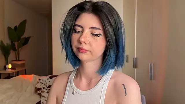 Snapshot of _vixenp chatting on 06-15-26, 01:57 vixenp online show from 06-15-26, 01:57