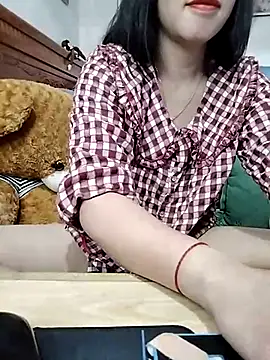 cream1299 online show from 02-11-25, 08:15
