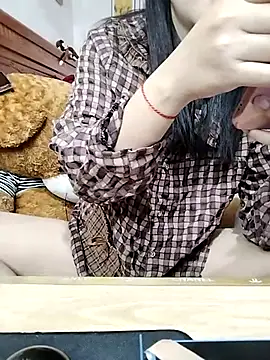 cream1299 online show from 02-15-25, 09:26