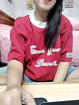 Snapshot of cream1299 chatting on 09-25-25, 04:27 cream1299 online show from 09-25-25, 04:27