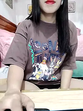 Snapshot of cream1299 chatting on 10-17-25, 01:31 cream1299 online show from 10-17-25, 01:31