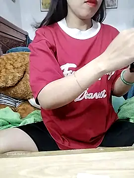 Snapshot of cream1299 chatting on 01-15-26, 11:48 cream1299 online show from 01-15-26, 11:48