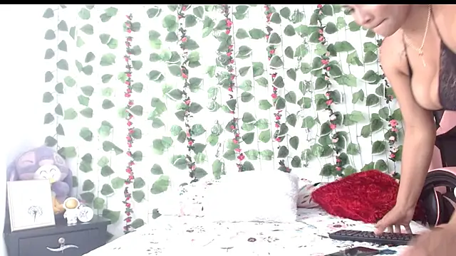 camilavagina24 online show from 11-04-25, 06:51