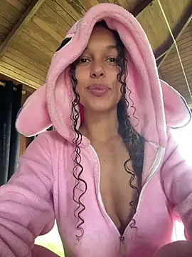 Snapshot of Rati_Curly chatting on 02-12-26, 01:28 Rati Curly online show from 02-12-26, 01:28