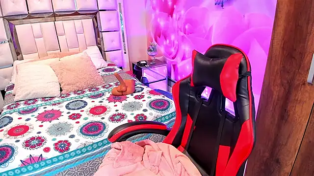 Yelena mutiz online show from 12-01-25, 02:00