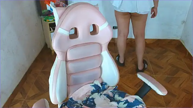 Snapshot of Geisha_Seniers chatting on 09-28-25, 08:25 Geisha Seniers online show from 09-28-25, 08:25