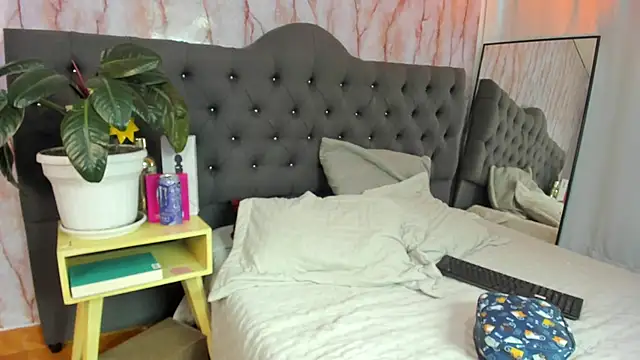 Snapshot of Elecktra_sweet chatting on 11-05-25, 08:09 Elecktra sweet online show from 11-05-25, 08:09