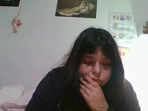 Snapshot of scarletttlove chatting on 06-12-26, 01:15 scarletttlove online show from 06-12-26, 01:15