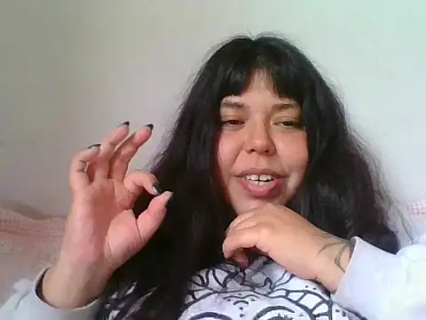 Snapshot of scarletttlove chatting on 06-13-26, 06:17 scarletttlove online show from 06-13-26, 06:17