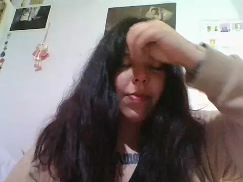 Snapshot of scarletttlove chatting on 08-09-26, 01:40 scarletttlove online show from 08-09-26, 01:40
