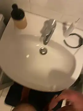 Banana Boy online show from 12-19-24, 05:18